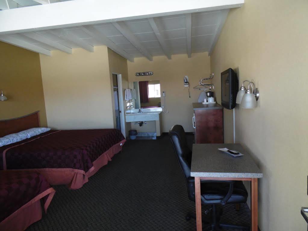 Trails Motel Lone Pine Exteriör bild